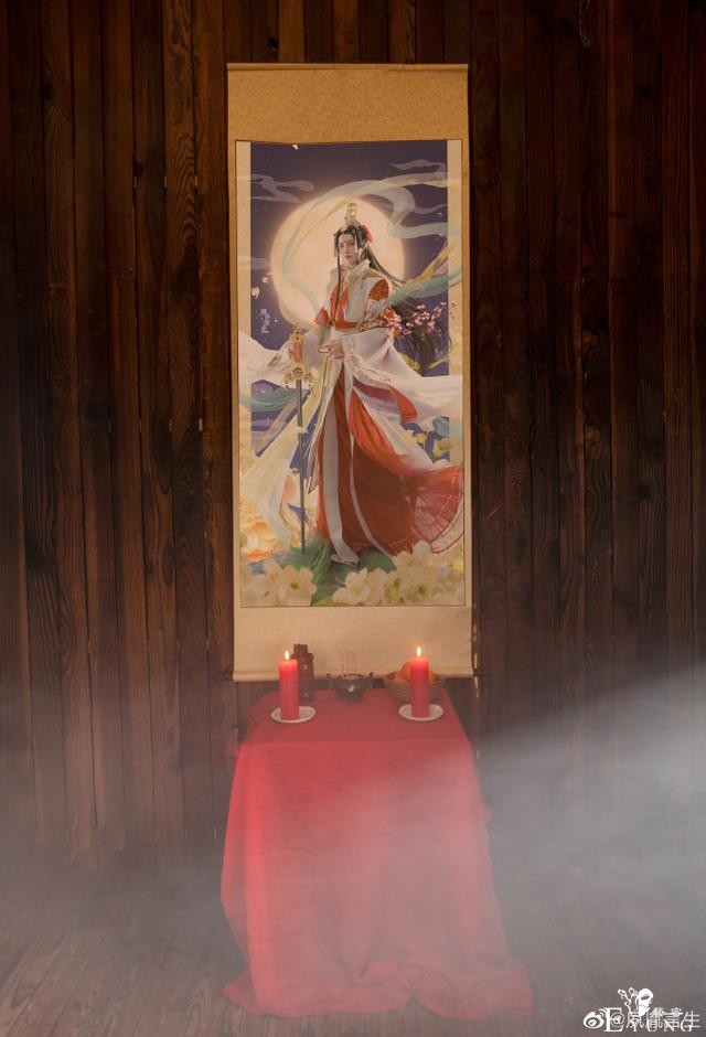 《天官赐福》谢怜cos，电影质感，太子悦神绝美惊动心弦-3.jpg
