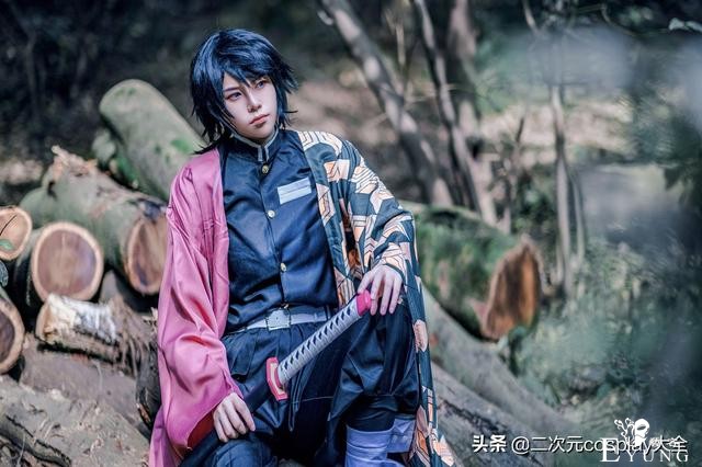 《鬼灭之刃》富冈义勇&蝴蝶忍cos，甜甜温馨的感觉，百看不腻-1.jpg
