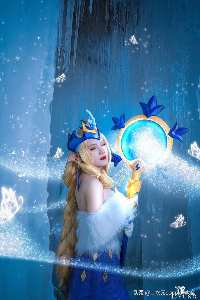 气质美貌杀我，《英雄联盟》冬境仙灵索拉卡cos，冰雪中的女神-15.jpg