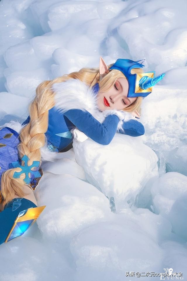 气质美貌杀我，《英雄联盟》冬境仙灵索拉卡cos，冰雪中的女神-22.jpg
