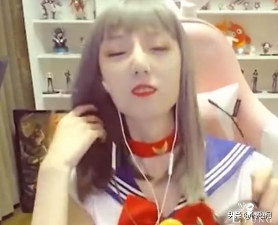 女装COS秀，盘点选手们女性化的一面，锅老师这波COS你打几分？-6.jpg