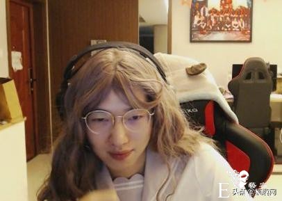 女装COS秀，盘点选手们女性化的一面，锅老师这波COS你打几分？-8.jpg
