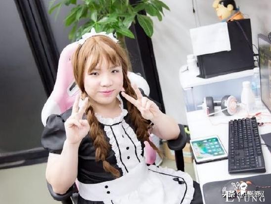女装COS秀，盘点选手们女性化的一面，锅老师这波COS你打几分？-12.jpg