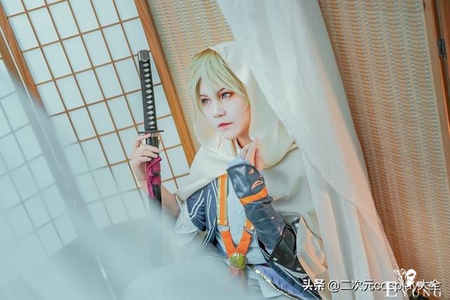 《刀剑乱舞》山姥切国广cos，俊美的面容，瞬间帅到我了-1.jpg