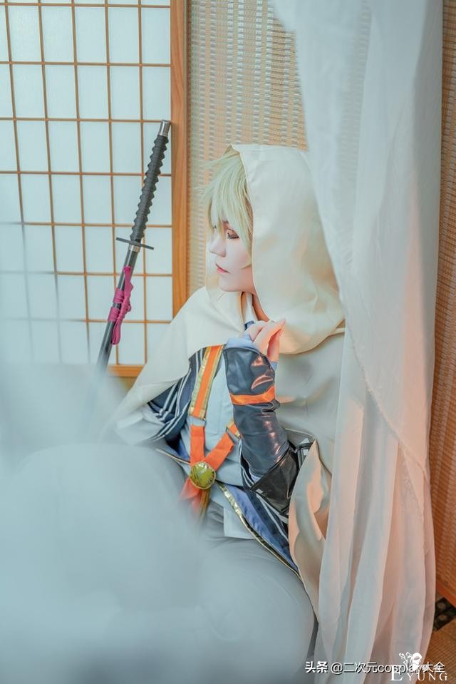 《刀剑乱舞》山姥切国广cos，俊美的面容，瞬间帅到我了-9.jpg