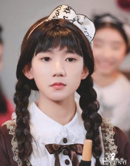 颜值超高的男神们，男扮女装，谁才是真正的女装大佬？-10.jpg
