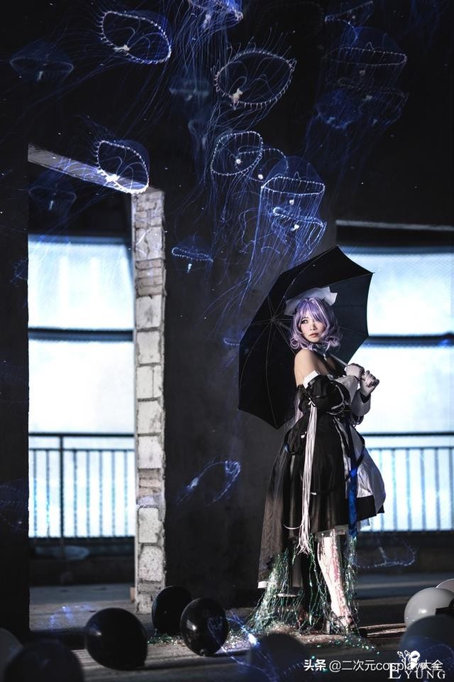 《明日方舟》絮雨cos，气质魅力可人，场景氛围太过惊艳-6.jpg