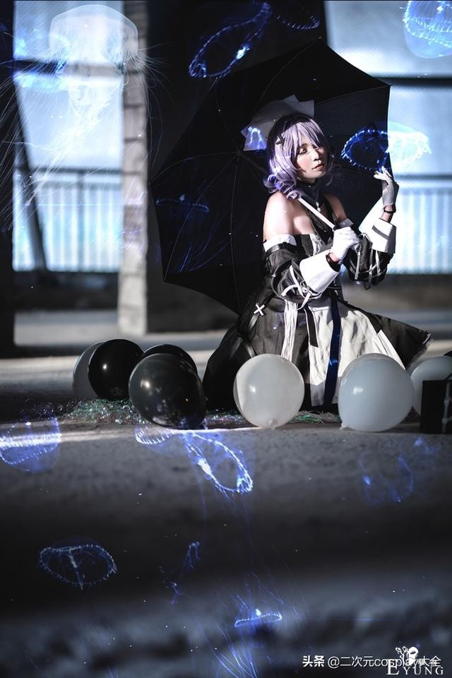 《明日方舟》絮雨cos，气质魅力可人，场景氛围太过惊艳-11.jpg