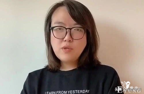 网红“浪胃仙”男扮女装留美甲，长得像女生，开口就露馅-1.jpg
