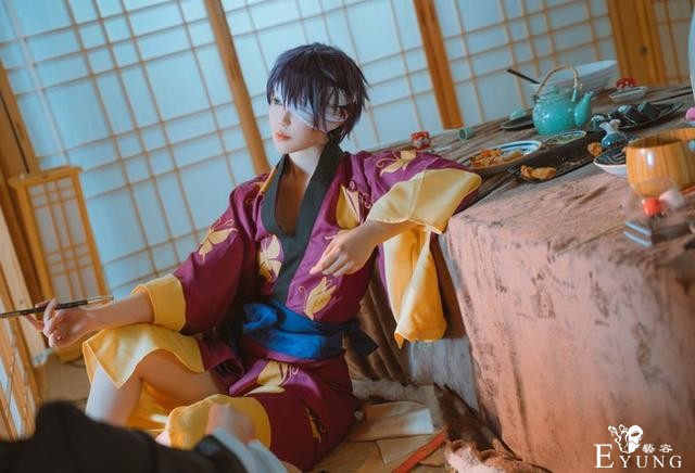《银魂》高杉晋助cos，颜控一本满足，没人能阻挡这份帅气-2.jpg