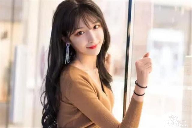 还记得“伪娘”艾比吗？如今成为“真正女人”后，外貌变成这样-4.jpg