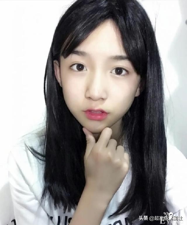 女装大佬宣布“变性”成功，结果却被秒打脸-4.jpg