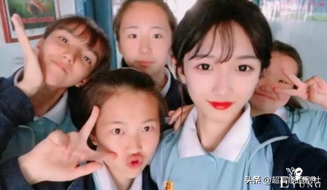 女装大佬宣布“变性”成功，结果却被秒打脸-7.jpg