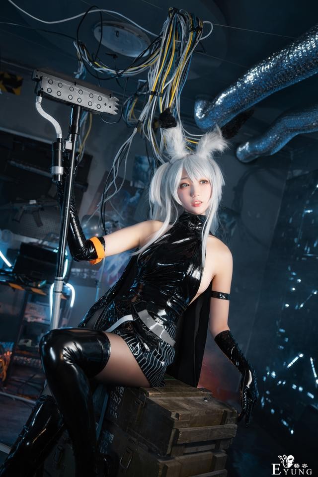 「 明日方舟精二暴行」-多人COS-二次元-动漫-美图-壁纸-2.jpg