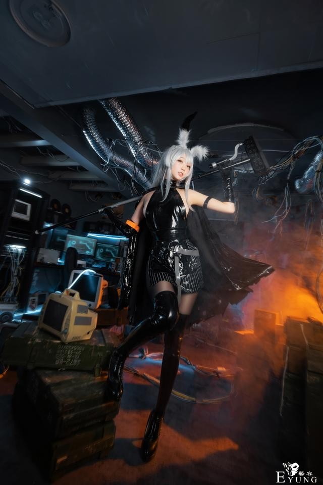 「 明日方舟精二暴行」-多人COS-二次元-动漫-美图-壁纸-5.jpg
