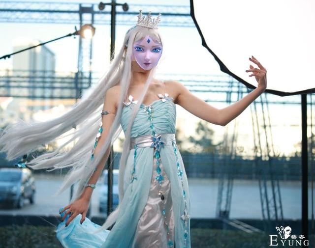 冰公主走进现实有多美？肤白貌美，这大概是我见过最好的Cos-2.jpg