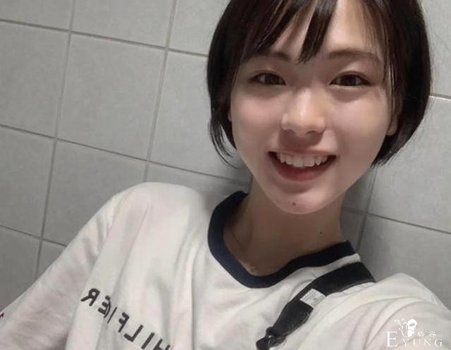 16岁男生“男扮女装”，因长相甜美吸粉无数，连女生都自愧不如-1.jpg
