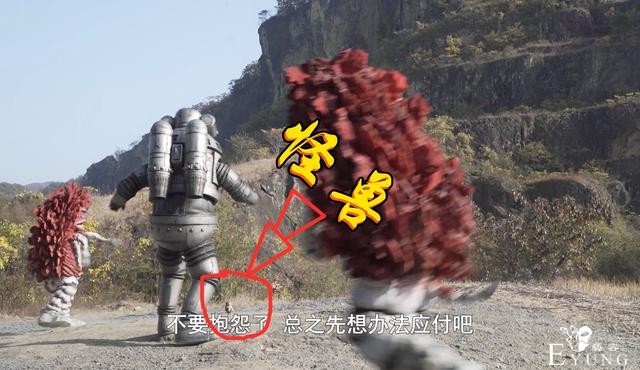 论“忽悠”观众我只服圆谷，擦亮眼睛看清楚，竟然拿玩具冒充怪兽-4.jpg