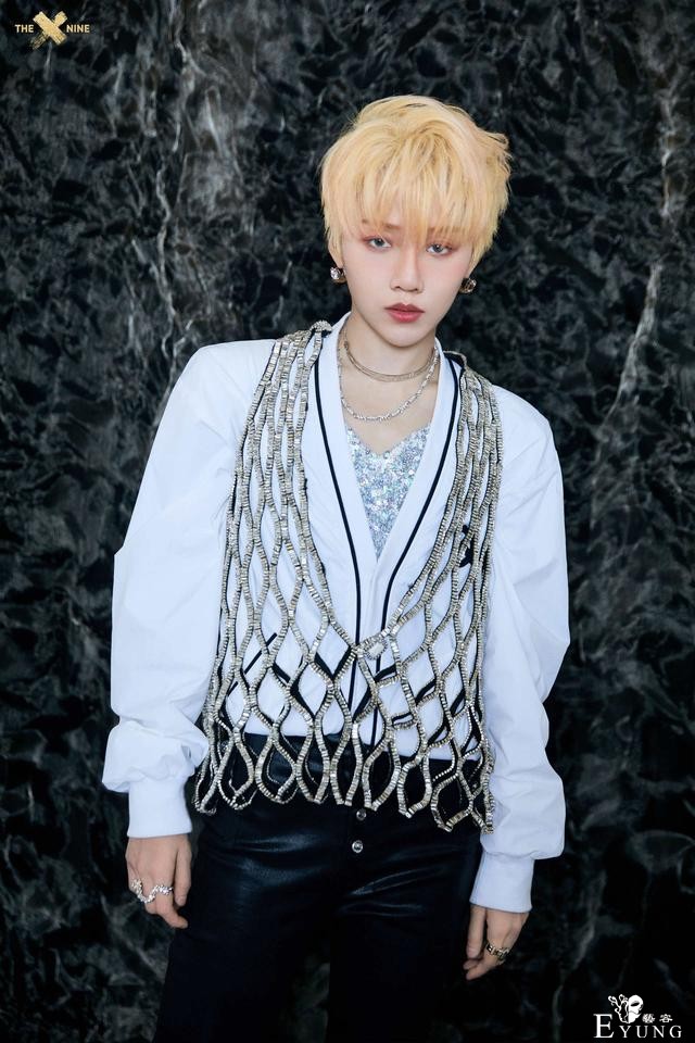 THE9新采访：虞书欣也有追不到的星，赵小棠在线说相声-4.jpg