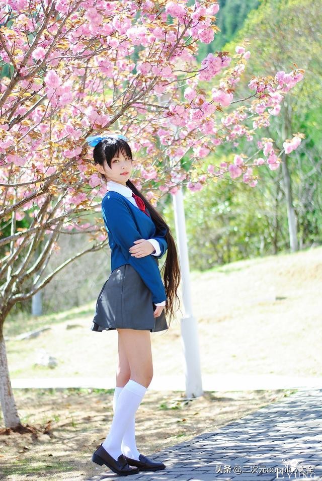 青春靓丽的长发少女，叶月恋cos，仿佛一缕阳光照进了我心里-1.jpg