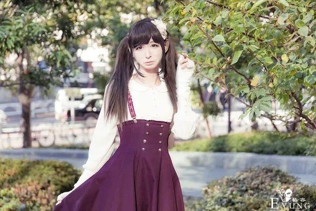 日本第一伪娘！小萝莉竟是摇滚大叔？！因扮女装走上人生巅峰，还生了两个女儿…-2.jpg