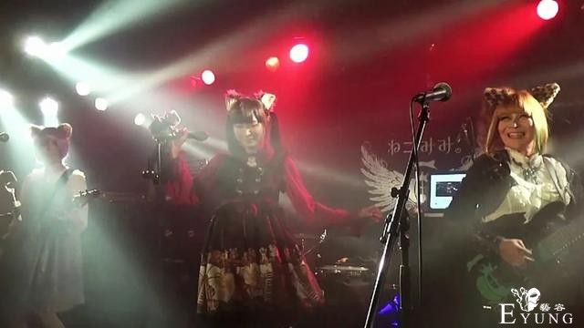 日本第一伪娘！小萝莉竟是摇滚大叔？！因扮女装走上人生巅峰，还生了两个女儿…-8.jpg