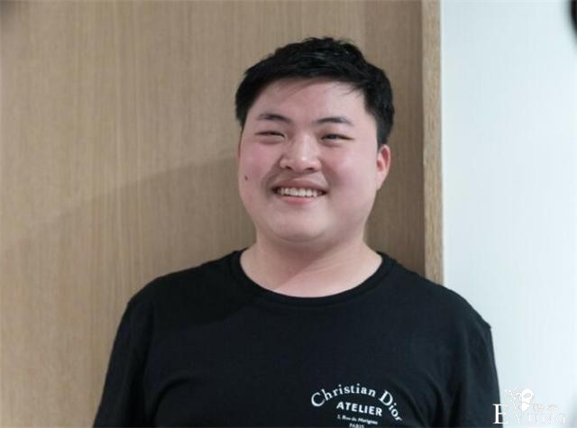 奥咪咪玩“变装”游戏，乌兹长发女装造型曝光？粉丝：像我奶奶-1.jpg