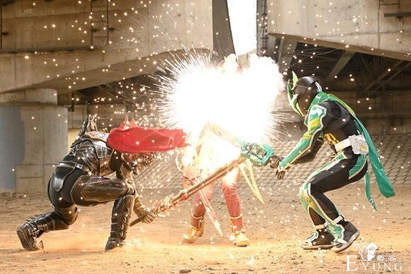 假面骑士圣刃33章，坏女人大战冰狮，真理圣主上演1v2，天灾上线-5.jpg