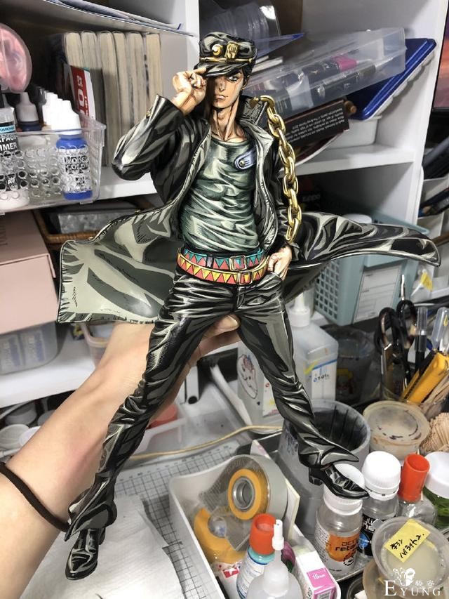 网友中奖了个JOJO手办，嫌太难看自己涂装了一遍，成品效果太惊艳-2.jpg