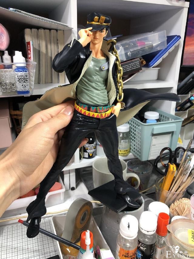 网友中奖了个JOJO手办，嫌太难看自己涂装了一遍，成品效果太惊艳-1.jpg