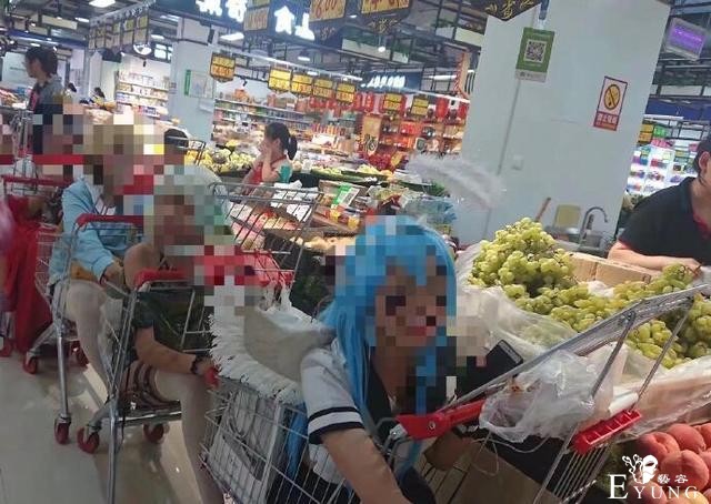 穿cos服乘坐地铁惹争议，我还是觉得cosplay应该分场合-5.jpg