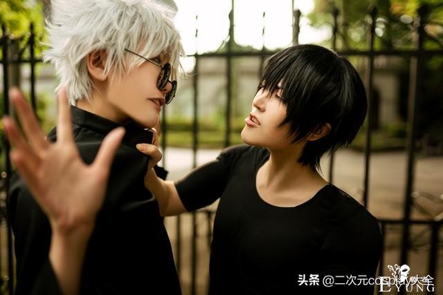 咒术回战cos：五条悟带伏黑惠上学，然后和伏黑甚尔打起来啦-7.jpg
