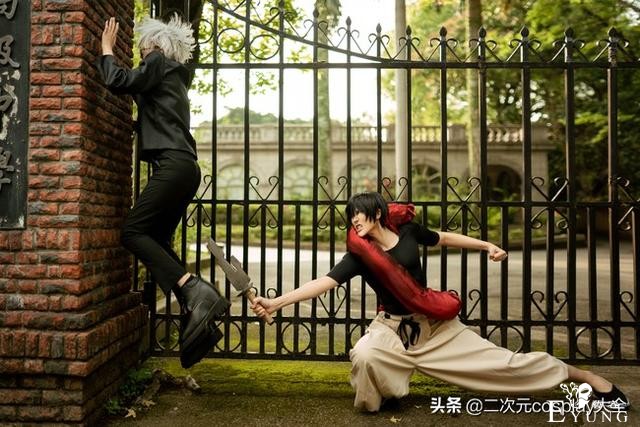 咒术回战cos：五条悟带伏黑惠上学，然后和伏黑甚尔打起来啦-11.jpg