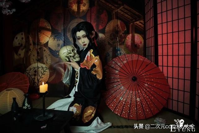 《鬼灭之刃》鬼舞辻无惨cos，美丽中带着魅艳，恍若一幅油画-3.jpg