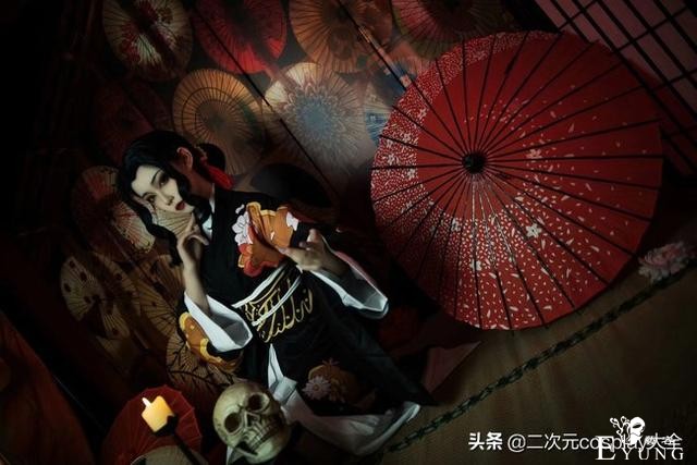 《鬼灭之刃》鬼舞辻无惨cos，美丽中带着魅艳，恍若一幅油画-8.jpg