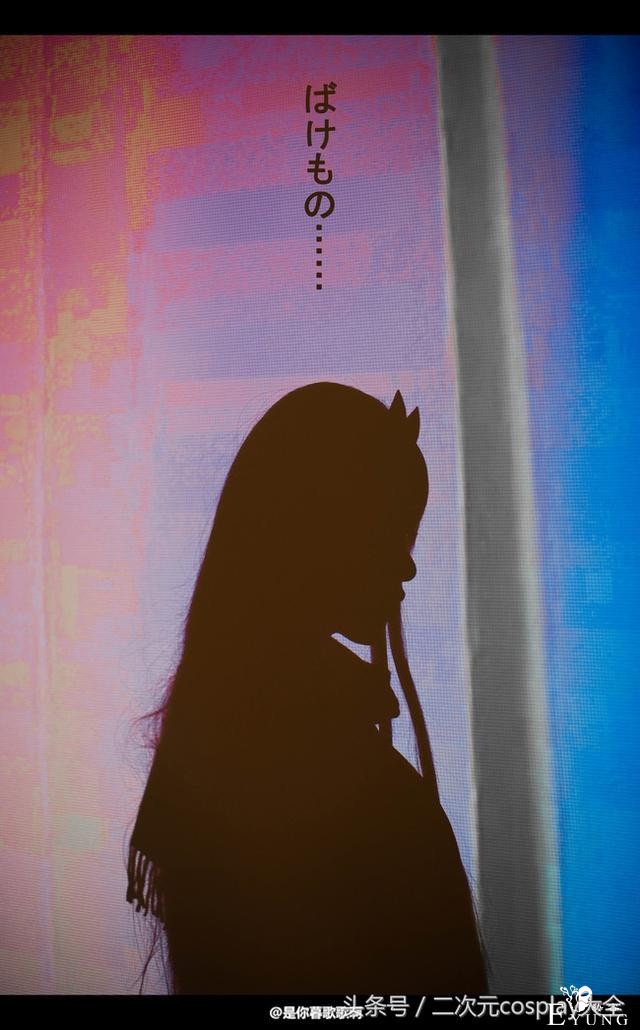 光影效果美到令人喜欢的02，颜值与氛围都很有感觉的cos-4.jpg