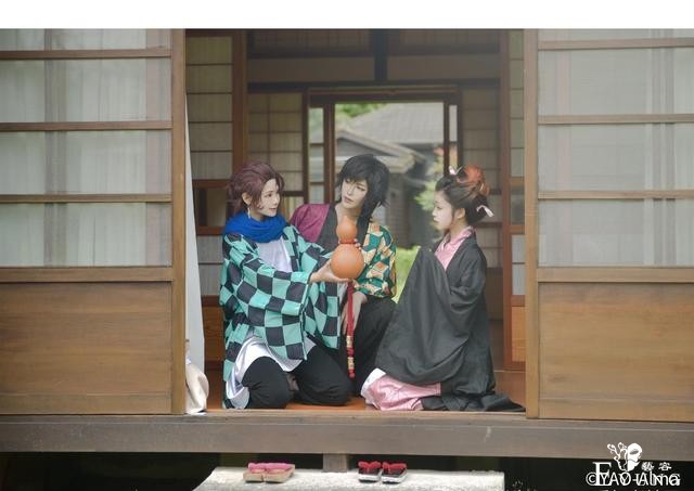 《鬼灭之刃》炭治郎&amp;祢豆子cos，我以为是甜的，没想到是刀子-14.jpg