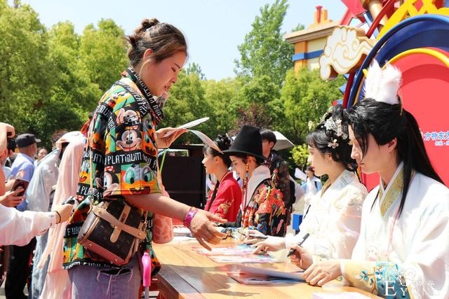 “芜湖方特华裳盛典”完美落幕 引爆国风潮流新玩法-1.jpg