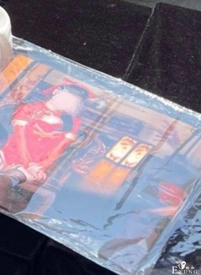 漫展签售嘉宾被骂？只因有小学生当场购买她的“cos作品”-3.jpg