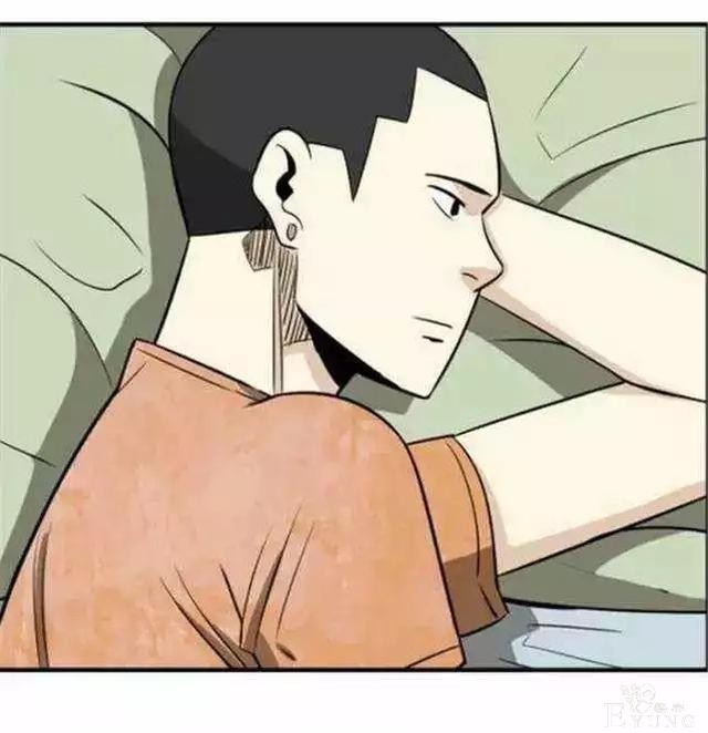短篇漫画《墙洞》，男主真的很幸运-31.jpg