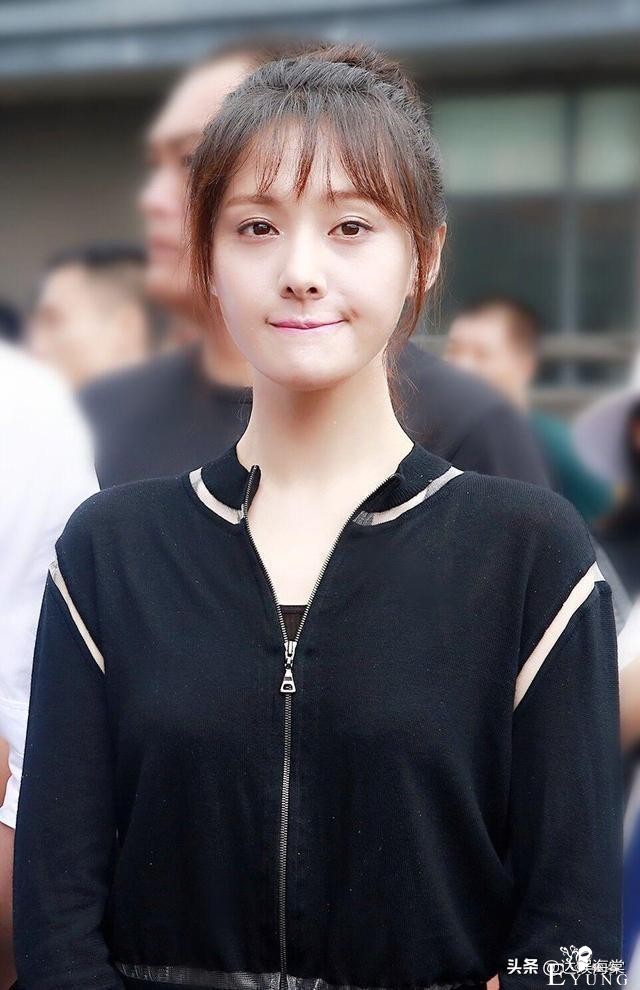郑爽退圈后，被综艺节目拿来调侃消费，我看到人性丑陋的一面-1.jpg