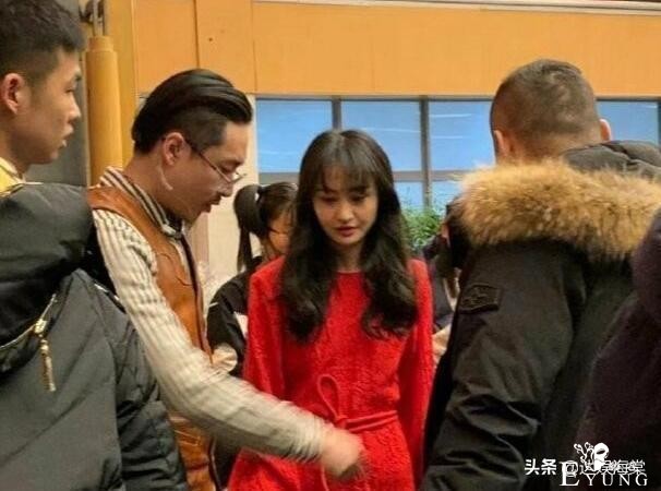 郑爽退圈后，被综艺节目拿来调侃消费，我看到人性丑陋的一面-6.jpg