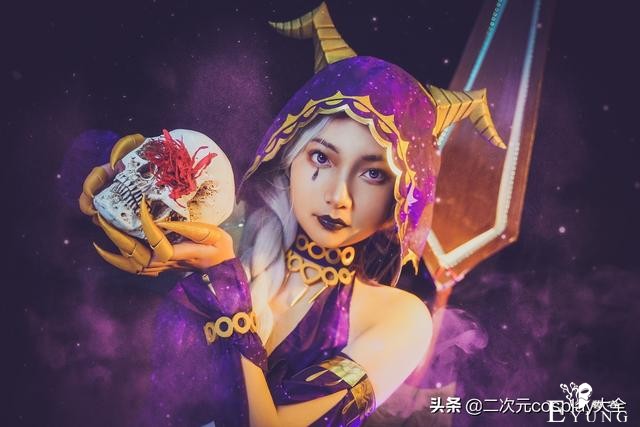 太美了！《第五人格》祭司cos，有种特别的迷人魅力-4.jpg