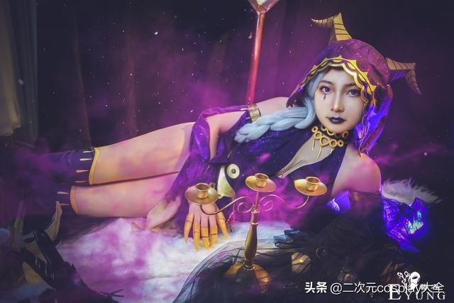太美了！《第五人格》祭司cos，有种特别的迷人魅力-11.jpg