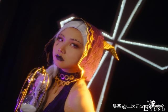 太美了！《第五人格》祭司cos，有种特别的迷人魅力-12.jpg