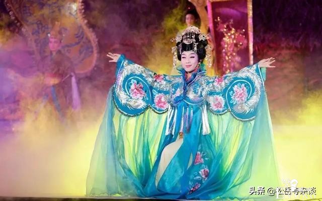 影视剧里那些男扮女装 有的真美 有的辣眼睛-11.jpg