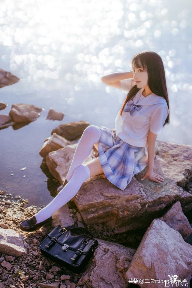 JK私影：阳光洒在水平面与她，仿佛一切都特别的美好-2.jpg