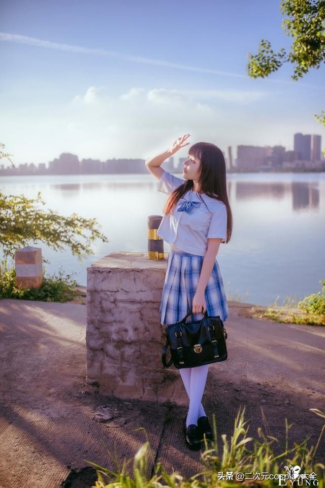 JK私影：阳光洒在水平面与她，仿佛一切都特别的美好-1.jpg