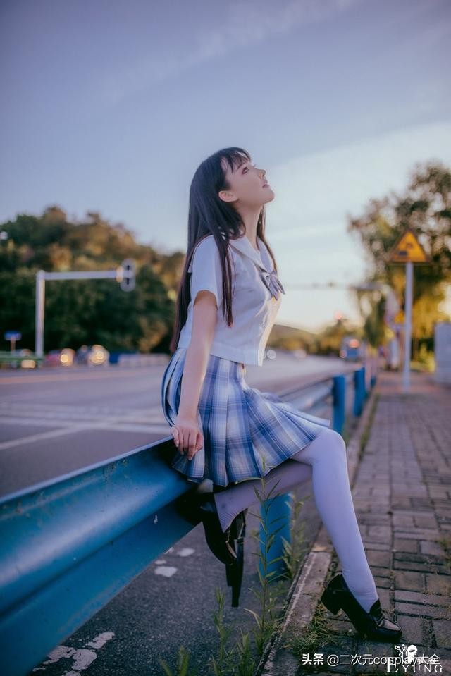 JK私影：阳光洒在水平面与她，仿佛一切都特别的美好-9.jpg