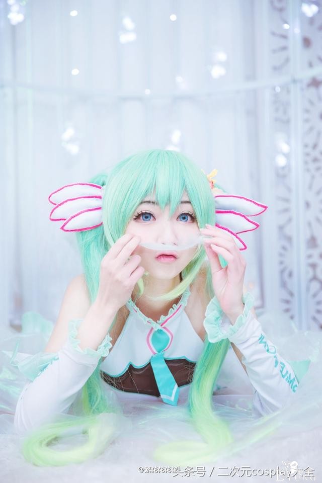 V家2017初音赛车娘cos，笼中的miku小仙女唯美精致-1.jpg
